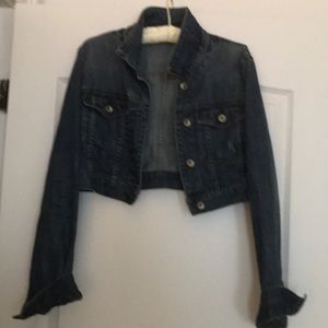 Long sleeve cropped denim jacket